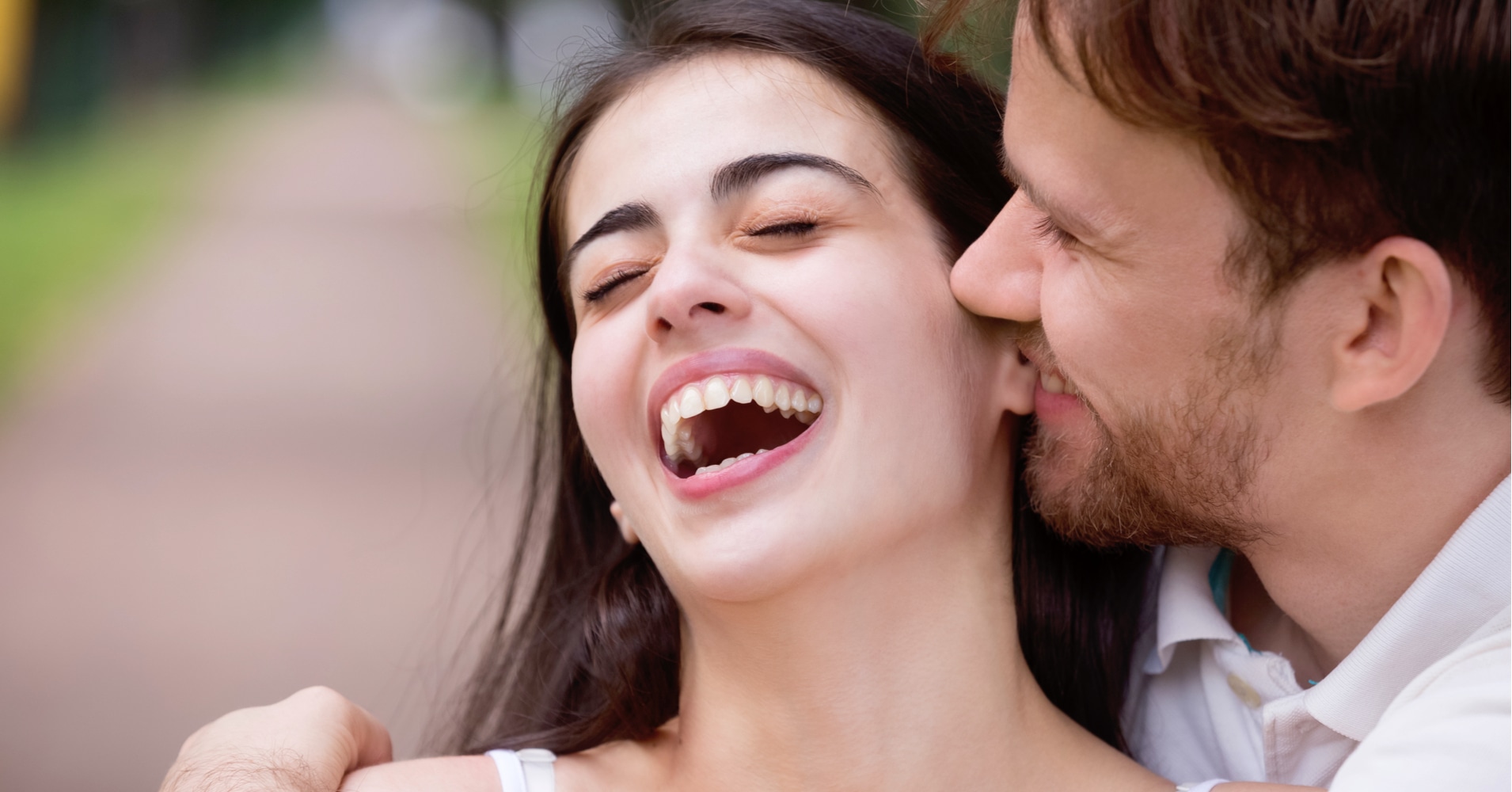 Ist dein Schwarm heimlich in dich verliebt? Finde es jetzt heraus!